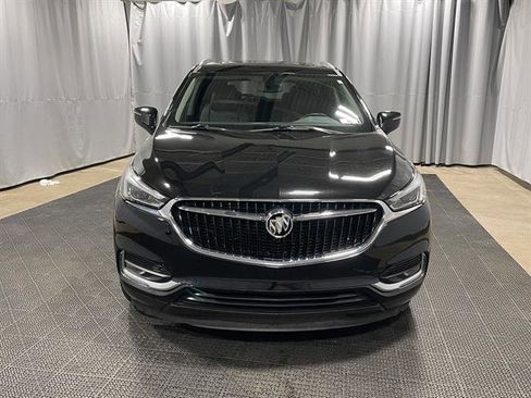 Used 2018 Buick Enclave Essence image 2