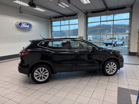 Used 2022 Nissan Rogue Sport S image 15