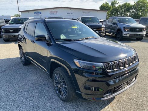 Used 2023 Jeep Compass High Altitude AWD/4WD image 2