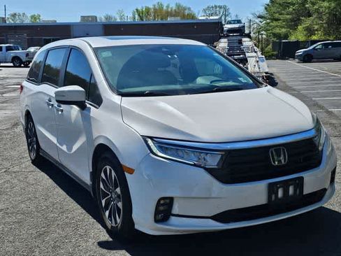 Used 2024 Honda Odyssey EX-L image 3