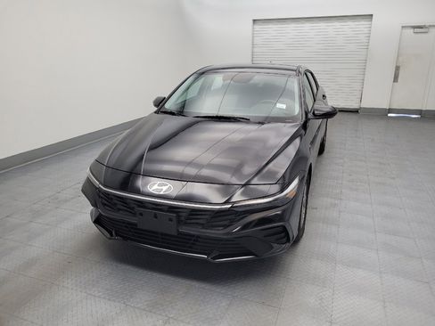 Used 2025 Hyundai Elantra SE w/ Cargo Package FWD image 15