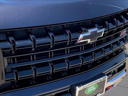 Used 2025 Chevrolet Suburban Z71 AWD/4WD image 29