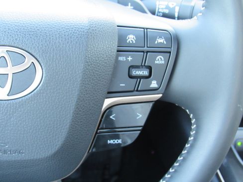 Used 2026 Toyota Crown Platinum image 19