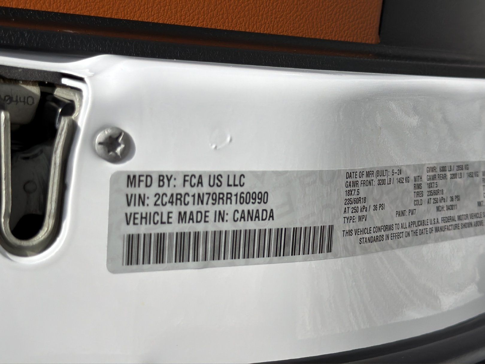 Used 2024 Chrysler Pacifica Pinnacle FWD image 30