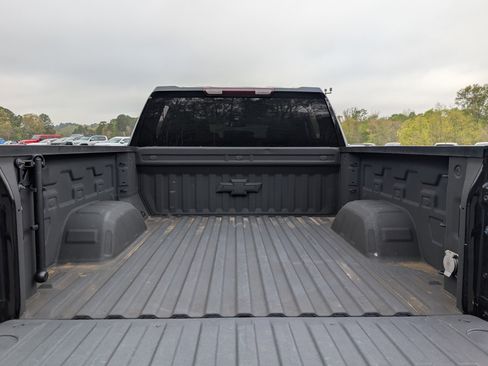 Used 2024 Chevrolet Silverado 1500 LTZ image 17