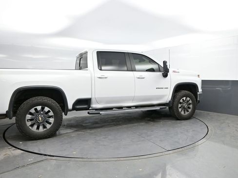 Used 2024 Chevrolet Silverado 2500 LT image 8