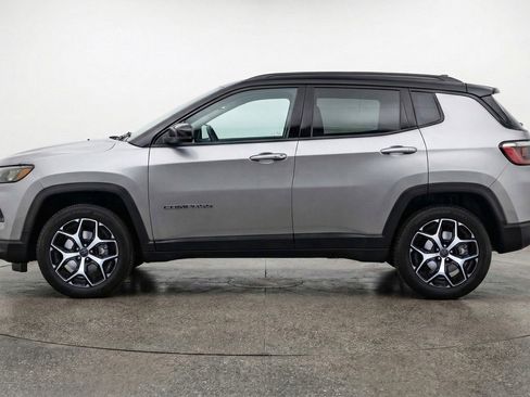 Used 2025 Jeep Compass Limited AWD/4WD image 5
