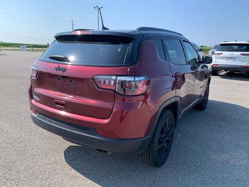 Used 2022 Jeep Compass Latitude w/ Convenience Group AWD/4WD image 9