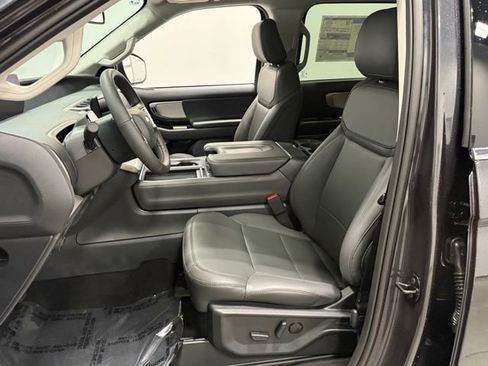 New 2025 Ford Expedition Active image 14