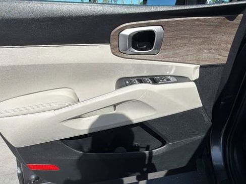 Used 2021 Kia Sorento EX w/ Panoramic Sunroof Package image 20