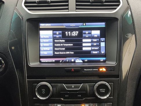Used 2016 Ford Explorer XLT w/ Equipment Group 201A AWD/4WD image 25
