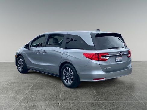 Used 2024 Honda Odyssey EX-L image 3