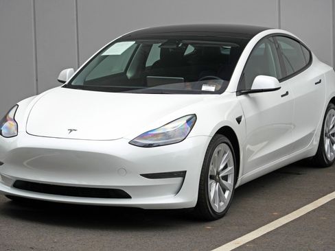 Used 2022 Tesla Model 3 Long Range AWD/4WD image 48