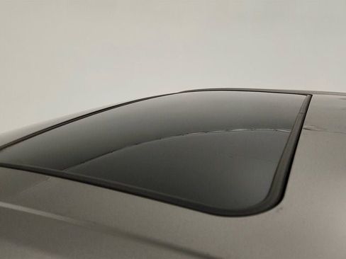 Used 2018 Toyota Sienna SE Premium image 10