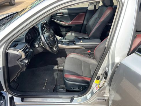 Used 2017 Lexus IS 200t RWD image 10