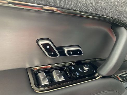 Used 2024 Land Rover Range Rover Sport Dynamic SE image 19