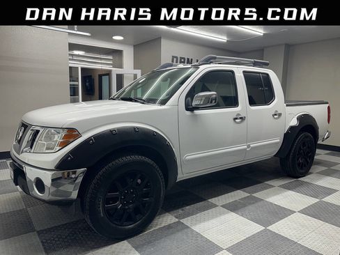 Used 2010 Nissan Frontier LE w/ LE Value Truck Pkg image 1