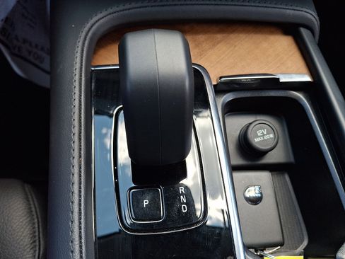 Used 2024 Volvo XC90 B5 Plus AWD/4WD image 15