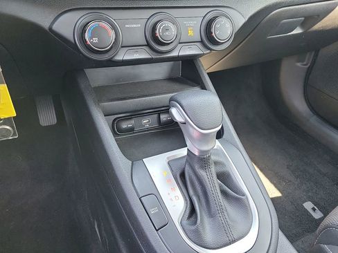 Used 2023 Kia Forte LXS w/ LXS Technology Package FWD image 17