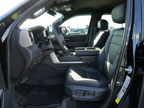 Used 2025 Toyota Tundra Limited image 21