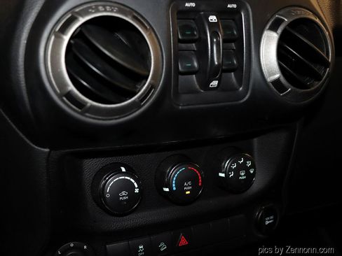 Used 2016 Jeep Wrangler Unlimited Sport w/ Quick Order Package 24S AWD/4WD image 22