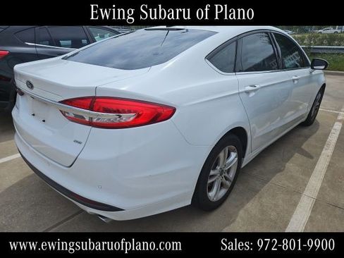 Used 2018 Ford Fusion SE FWD image 4