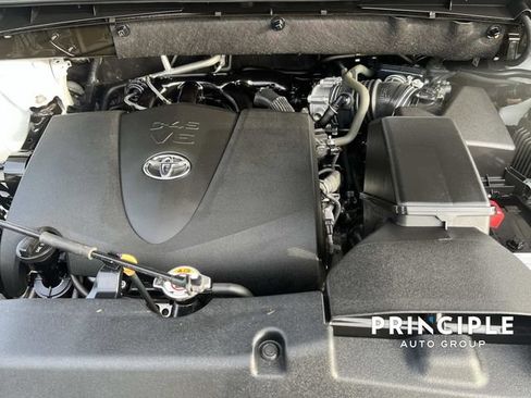 Used 2019 Toyota Highlander XLE AWD/4WD image 36