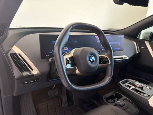 Used 2024 BMW iX xDrive50 w/ Premium Package AWD/4WD image 4