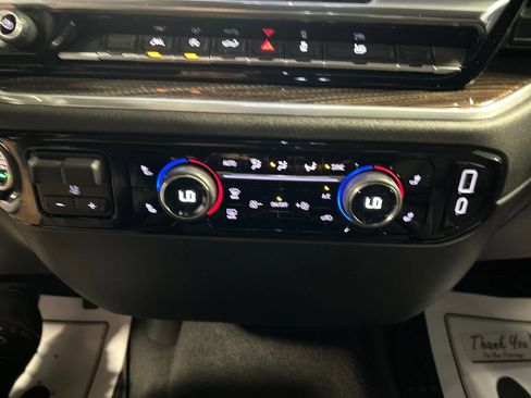 Used 2025 Chevrolet Silverado 1500 LT AWD/4WD image 19