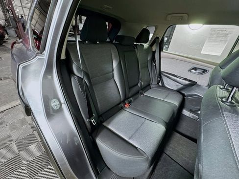 Used 2023 Nissan Rogue SV image 21