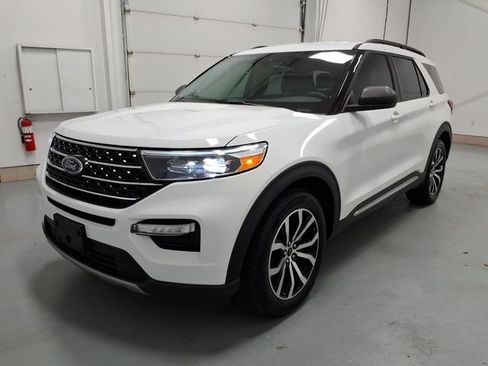 Used 2021 Ford Explorer XLT w/ Equipment Group 202A RWD image 7