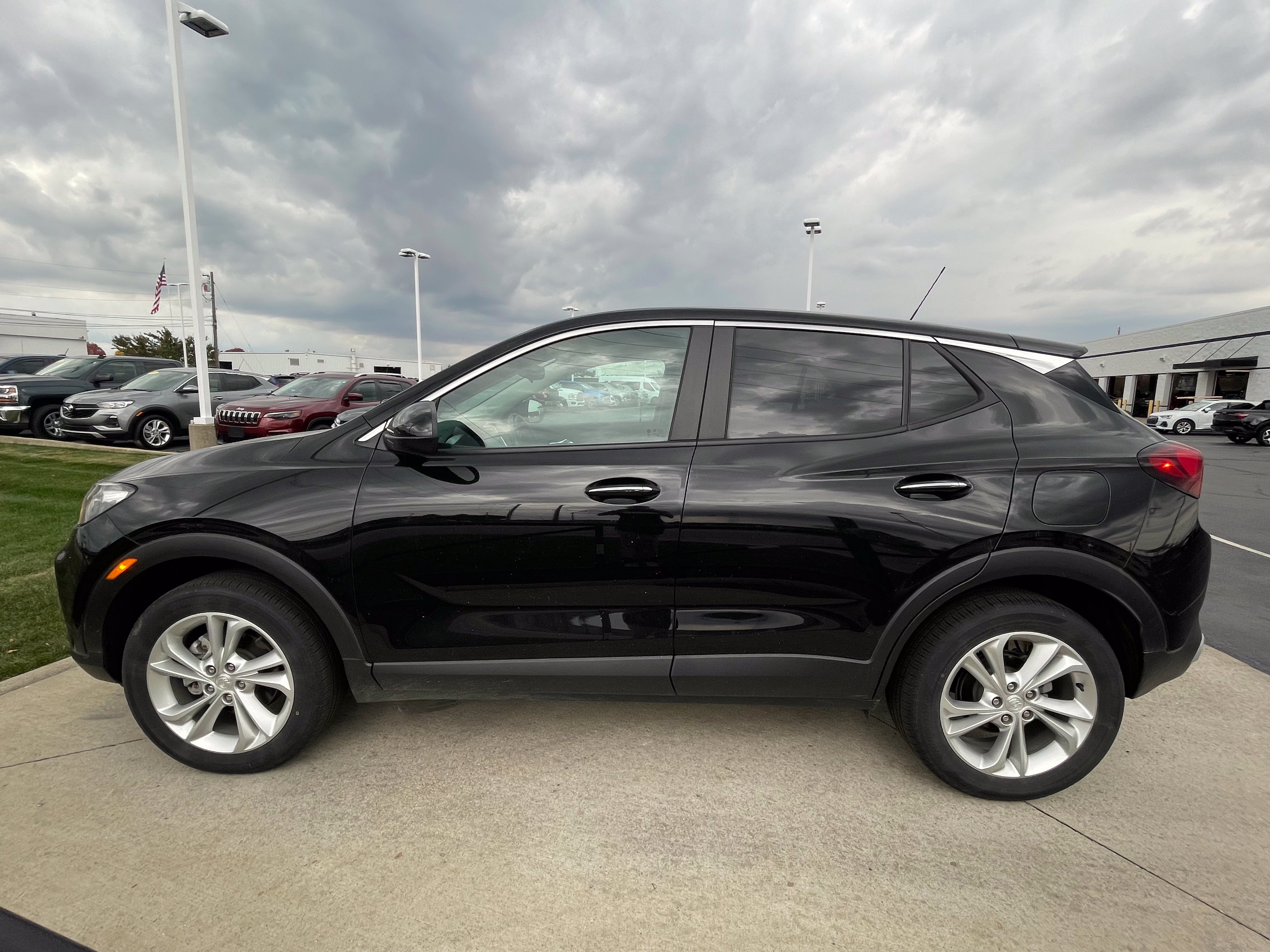 Used 2023 Buick Encore GX Preferred w/ Cold Weather Comfort Package AWD/4WD image 4