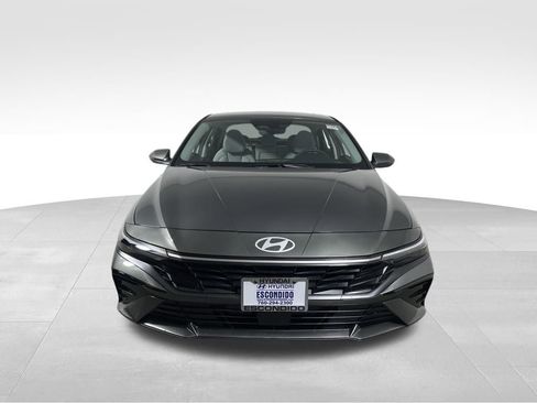 New 2025 Hyundai Elantra Limited image 8