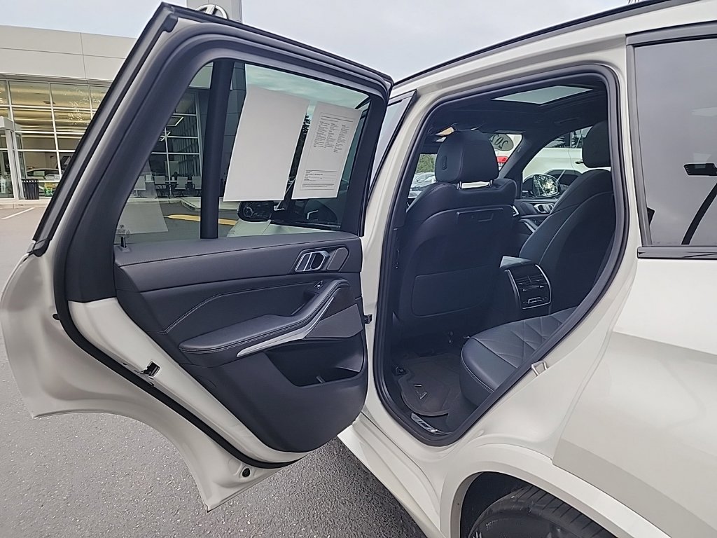 Used 2023 BMW X5 xDrive45e w/ M Sport Package AWD/4WD image 15