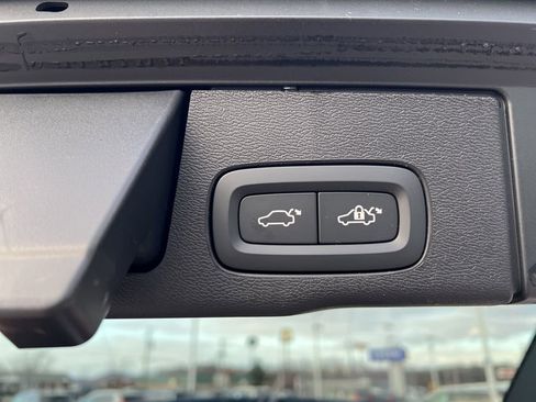 New 2025 Volvo XC60 T8 Plus w/ Protection Package Premier image 33