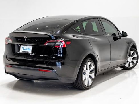Used 2021 Tesla Model Y Long Range AWD/4WD image 26