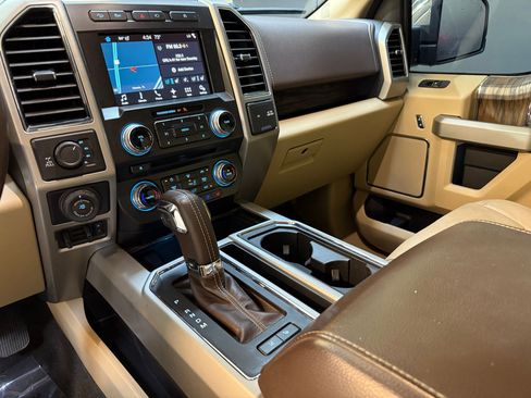 Used 2018 Ford F150 Lariat w/ Equipment Group 502A Luxury image 28