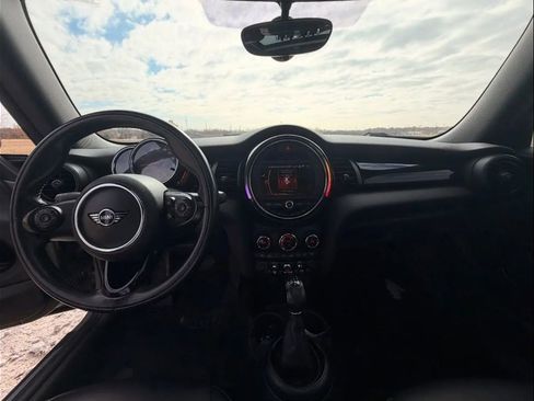 Used 2019 MINI Cooper 2-Door Hardtop image 13