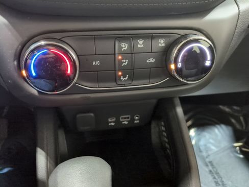 Used 2021 Chevrolet TrailBlazer LS FWD image 20