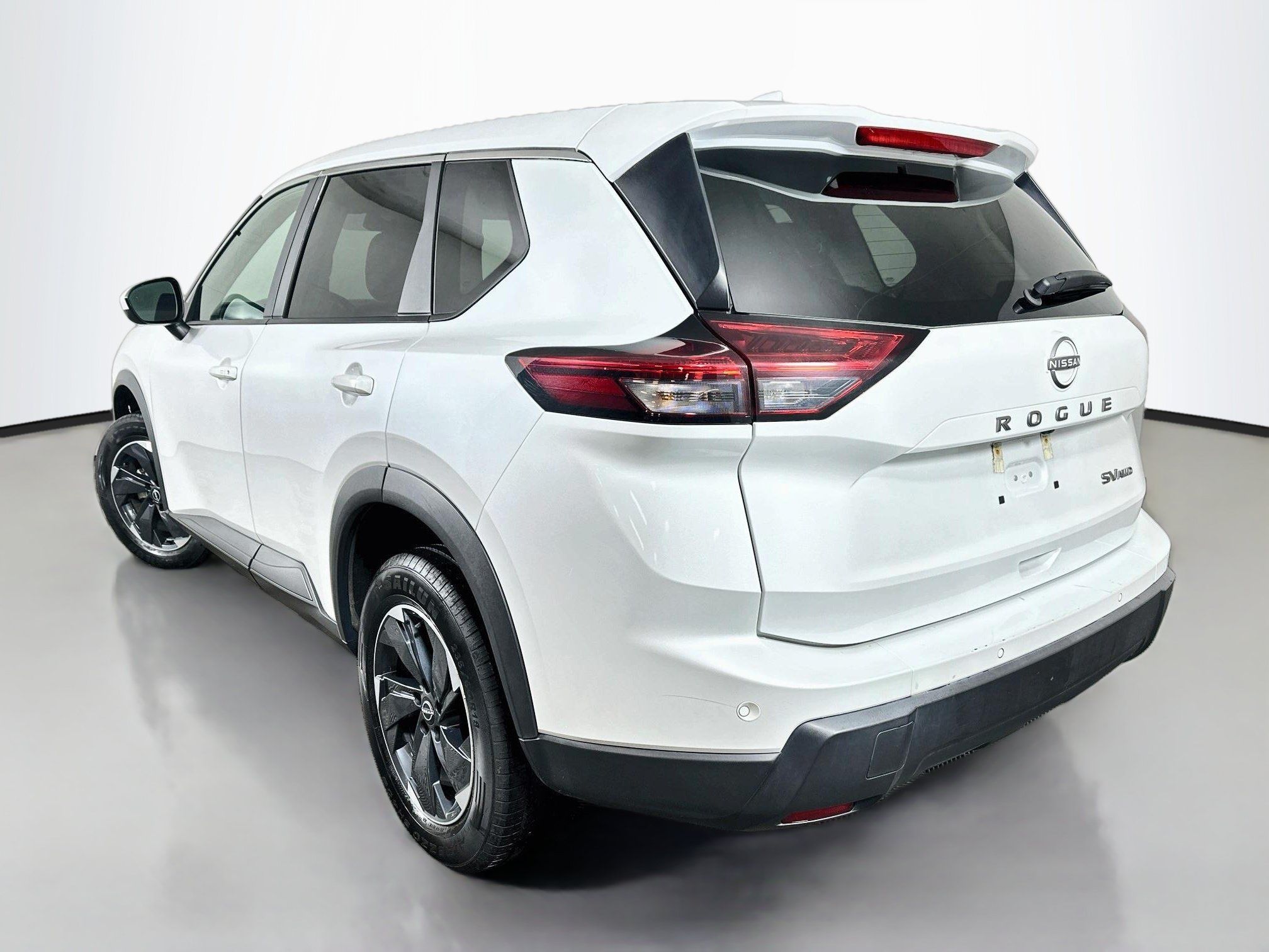 Used 2024 Nissan Rogue SV AWD/4WD image 5