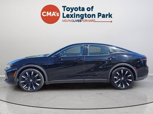 Used 2023 Toyota Crown Platinum AWD/4WD image 2