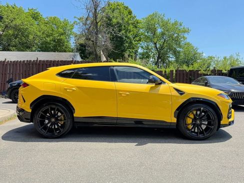 Used 2021 Lamborghini Urus AWD/4WD image 5