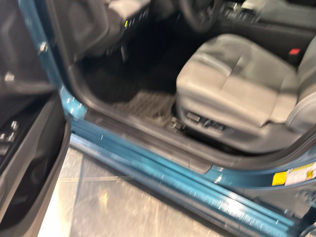 Used 2025 Toyota Camry SE w/ Convenience Package AWD/4WD image 10