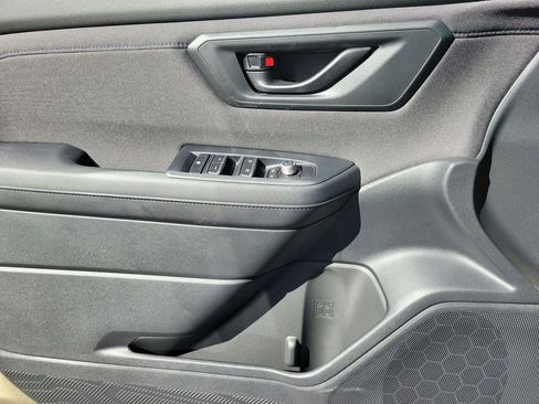 Used 2025 Subaru Forester Premium image 15