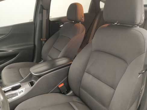 Used 2022 Chevrolet Malibu LT FWD image 17
