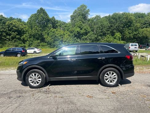 Used 2020 Kia Sorento LX FWD image 5