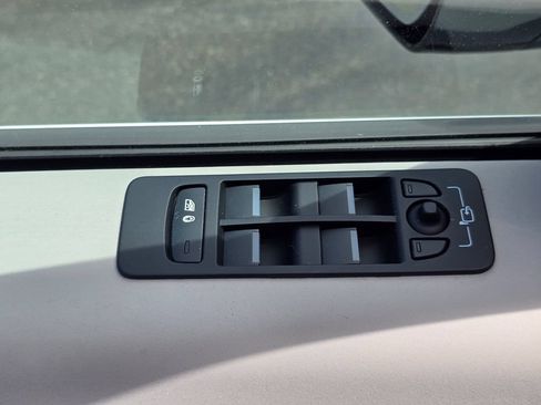 Certified 2025 Land Rover Discovery Sport S AWD/4WD image 28