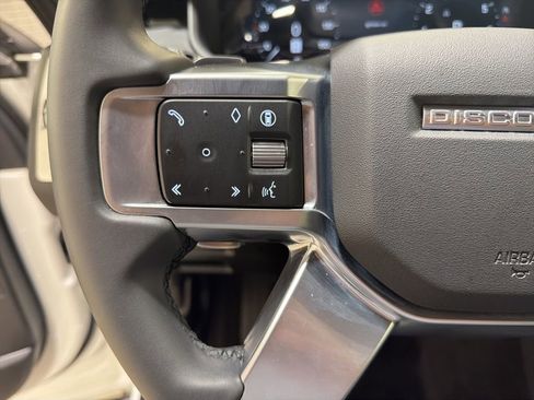 Used 2025 Land Rover Discovery S AWD/4WD image 12