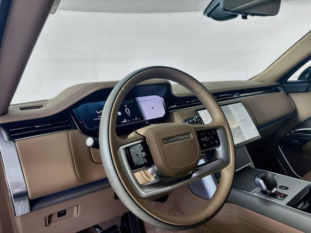 Used 2026 Land Rover Range Rover SV AWD/4WD image 9