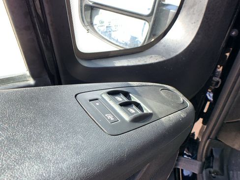 Used 2023 RAM ProMaster 2500 FWD image 7
